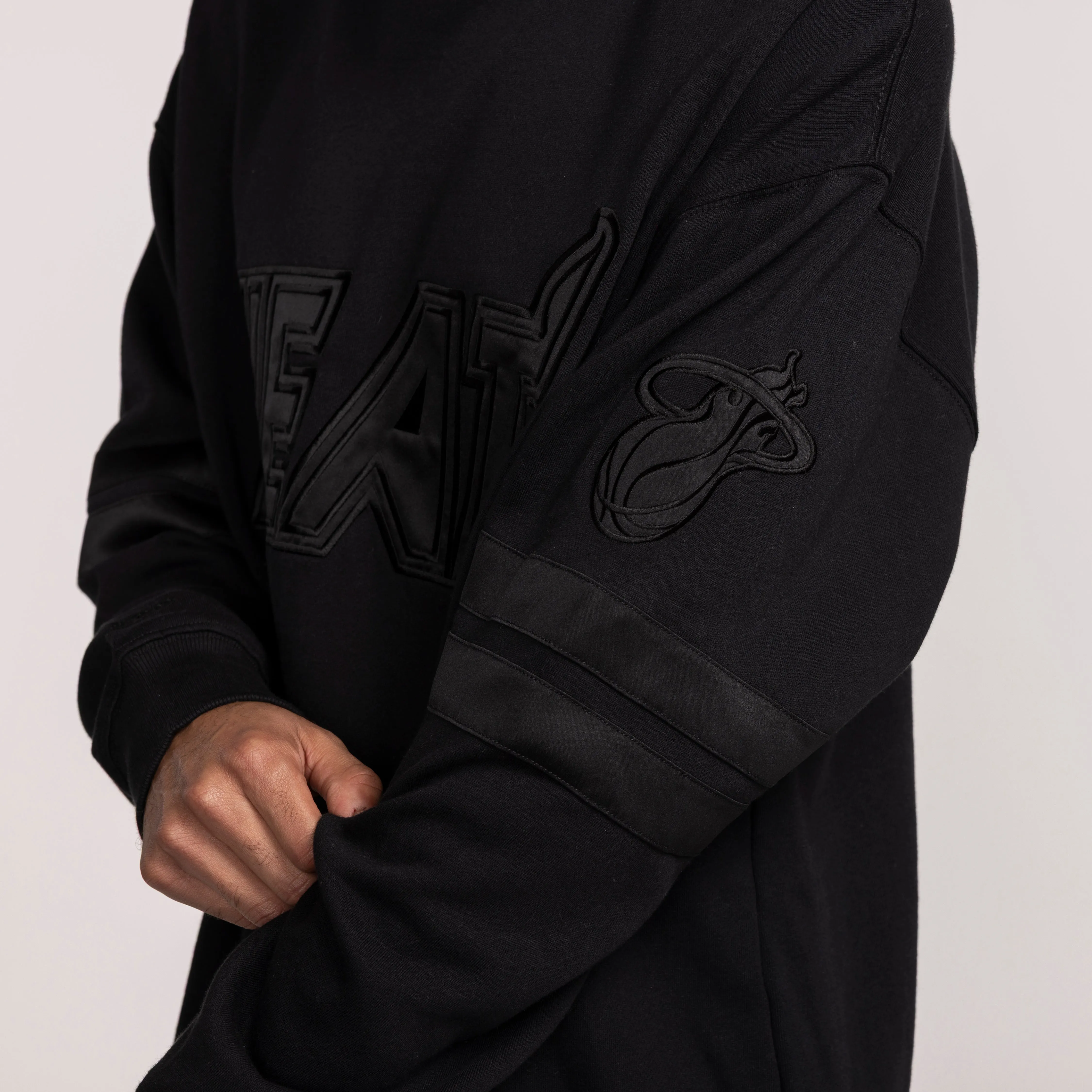 Mitchell & Ness Miami HEAT Stripes Fleece Crewneck
