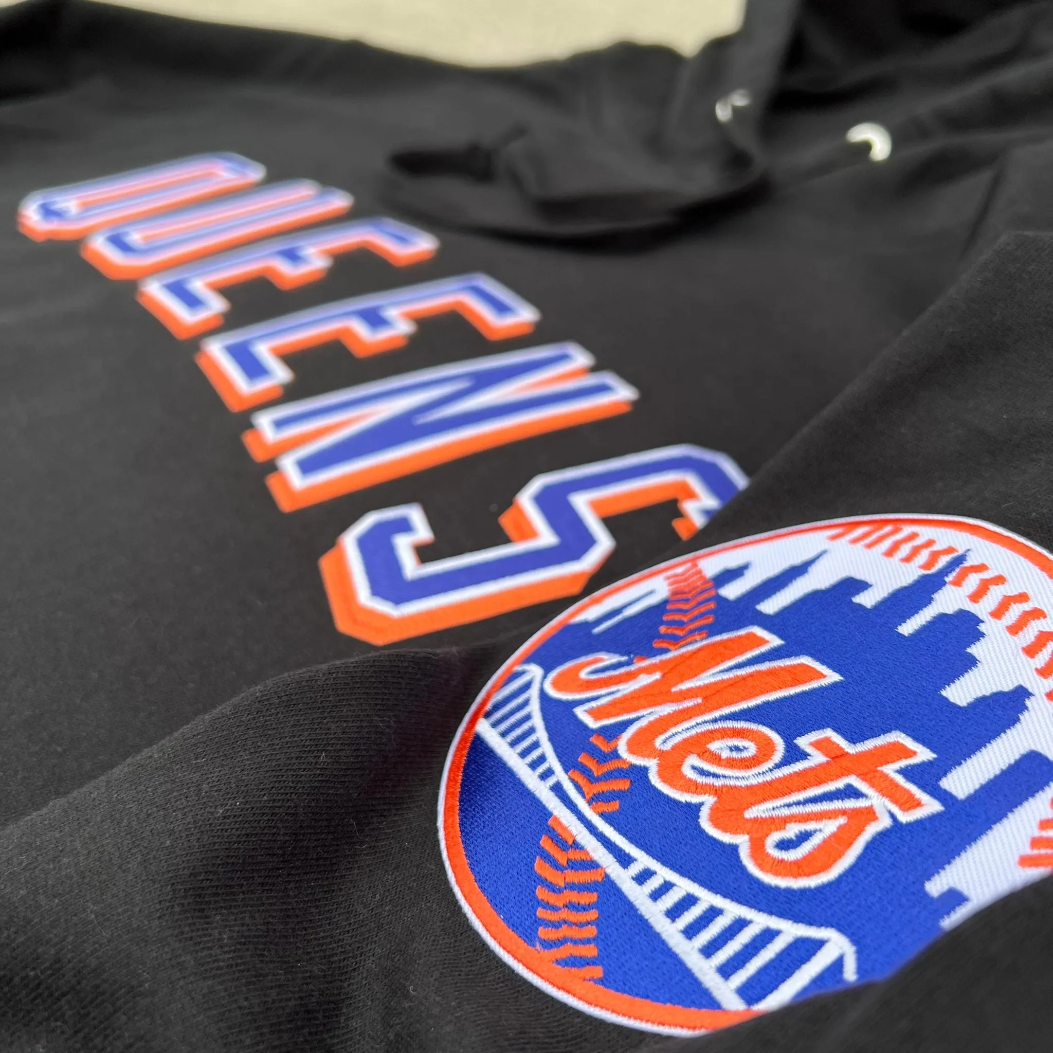 QUEENS "Shea Road" Mets (HOODIE) - BLACK