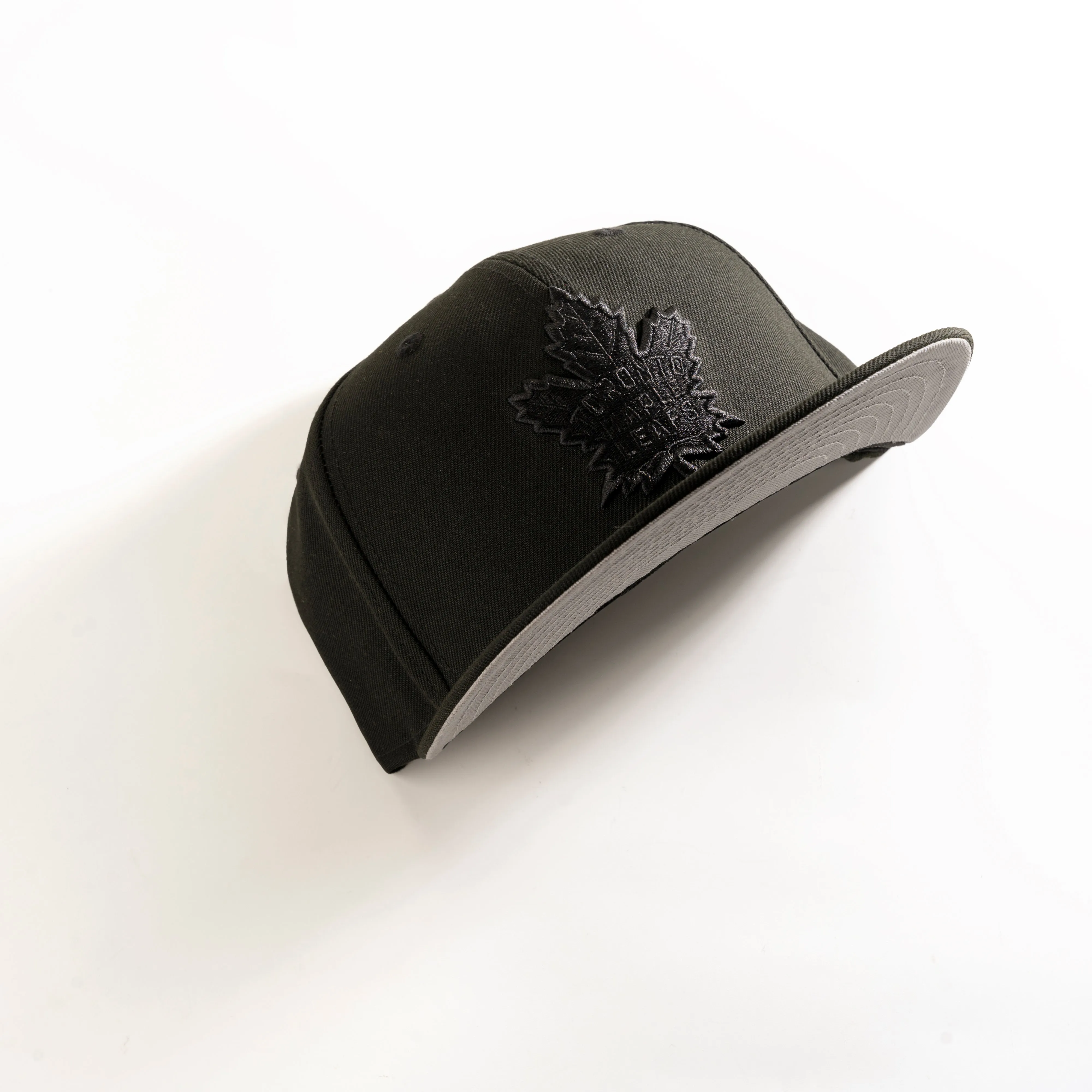 TORONTO MAPLE LEAFS BLACKOUT 59FIFTY FITTED HAT